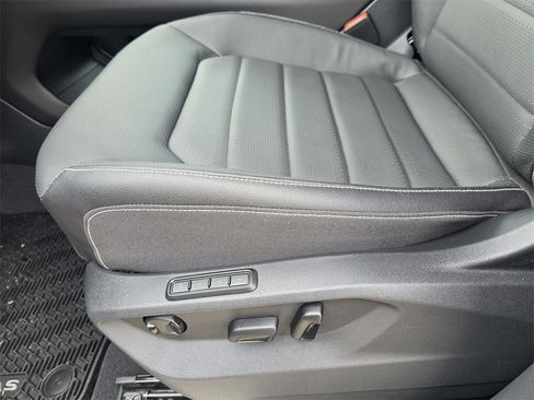 New 2026 Volkswagen Atlas Cross Sport SEL R-Line image 18