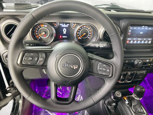 Used 2023 Jeep Wrangler Unlimited Sport AWD/4WD image 11