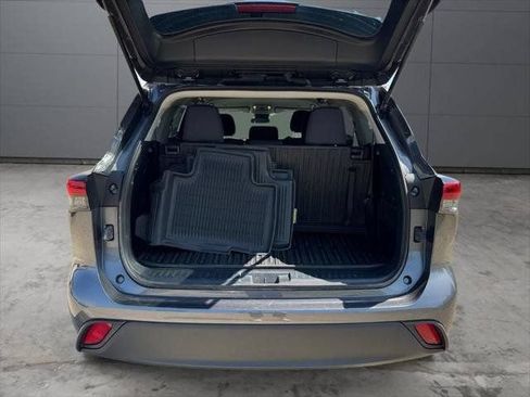 Used 2023 Toyota Highlander L FWD image 79