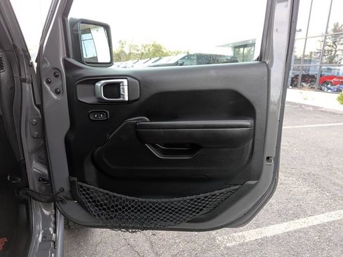 Used 2020 Jeep Gladiator Rubicon w/ Dual Top Group AWD/4WD image 30