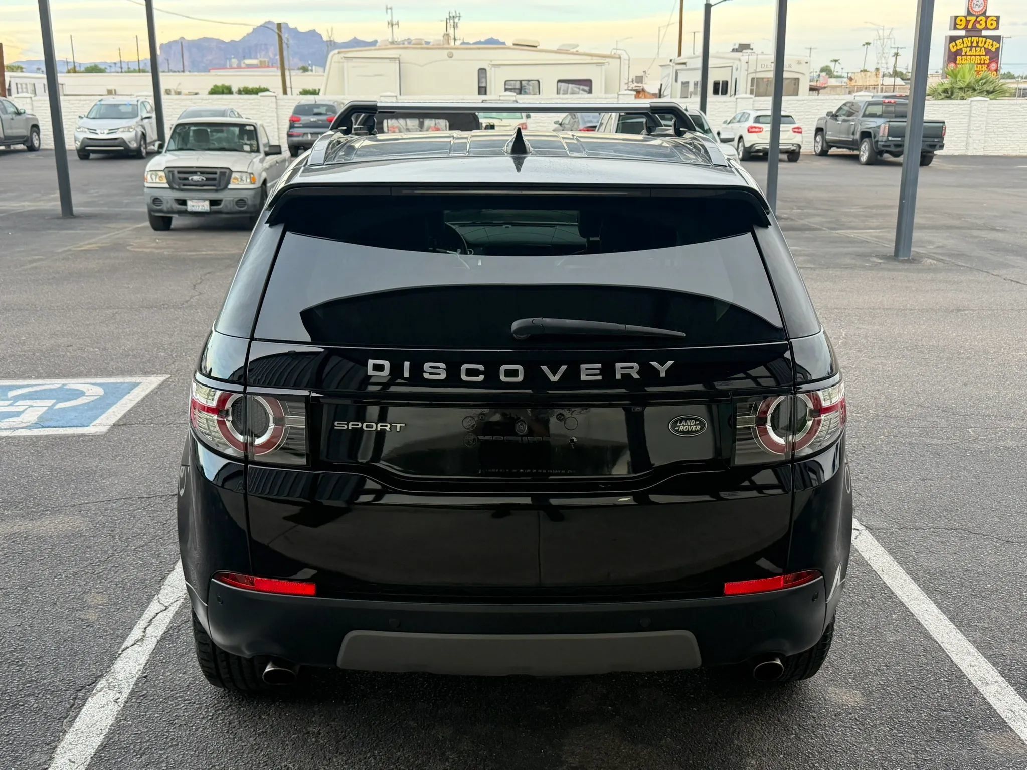 Used 2018 Land Rover Discovery Sport SE AWD/4WD image 8