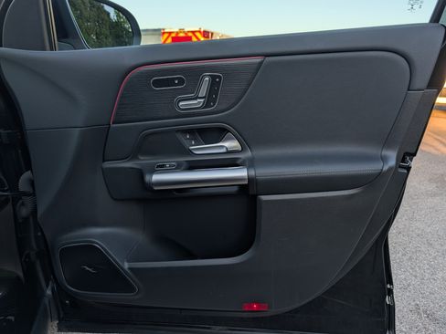 Used 2021 Mercedes-Benz GLA 250 4MATIC image 33