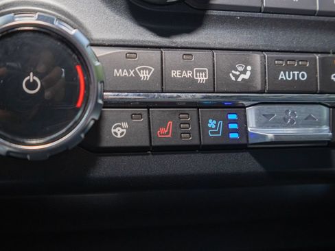 Used 2023 Ford F250 Lariat w/ Lariat Ultimate Package AWD/4WD image 19