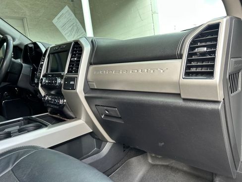 Used 2019 Ford F250 Lariat w/ Lariat Ultimate Package image 15