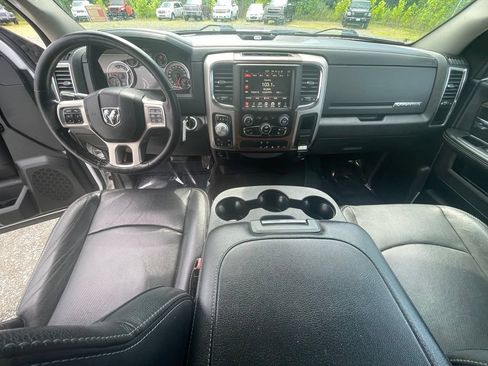 Used 2017 RAM 1500 Laramie AWD/4WD image 3