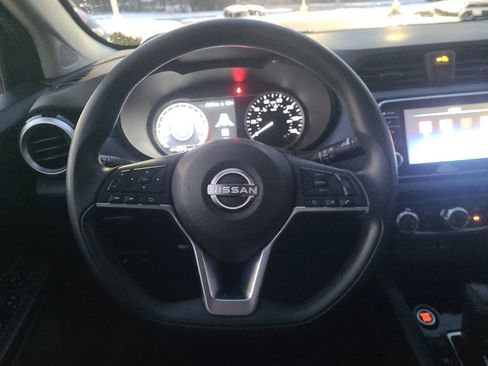 Used 2023 Nissan Versa SV image 13
