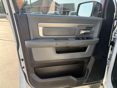 Used 2018 RAM 2500 SLT AWD/4WD image 10