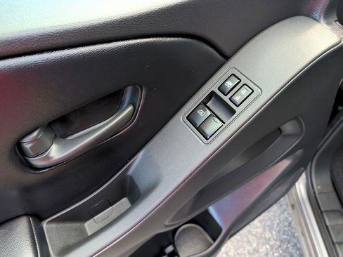 Used 2025 Nissan Frontier S image 17