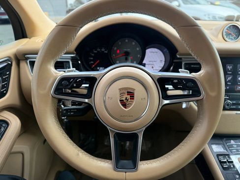 Used 2017 Porsche Macan S AWD/4WD image 26