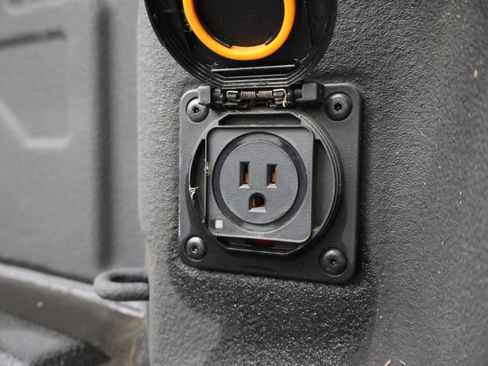 Used 2023 Chevrolet Silverado 3500 High Country image 33