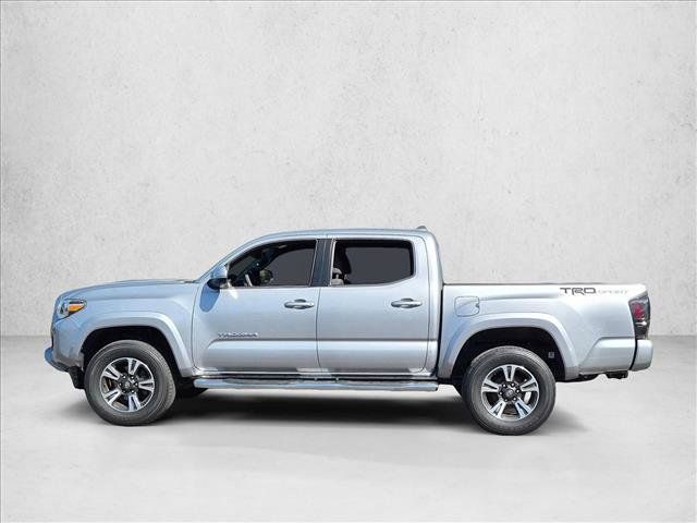 Used 2016 Toyota Tacoma TRD Sport w/ Towing Package RWD image 9