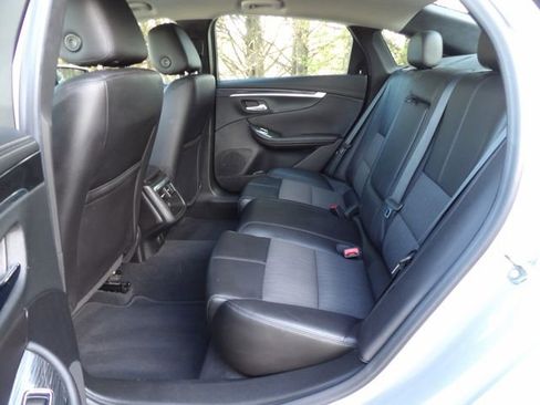 Used 2017 Chevrolet Impala LT FWD image 8