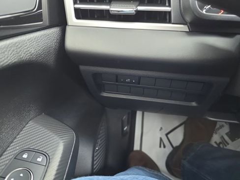 New 2025 Mitsubishi Outlander ES image 19