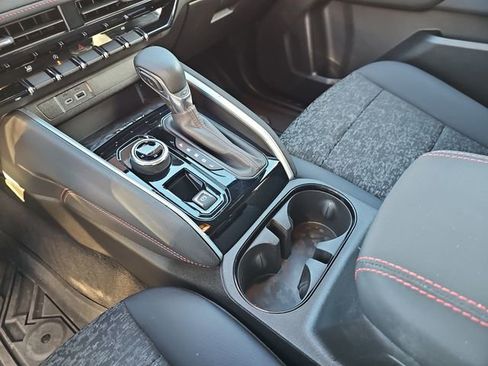 Used 2023 Chevrolet Colorado Z71 w/ Z71 Convenience Package 2 image 24