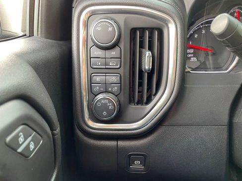 Used 2019 Chevrolet Silverado 1500 RST image 24