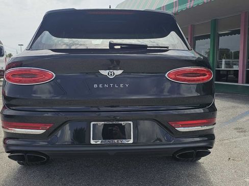 Used 2023 Bentley Bentayga AWD/4WD image 4
