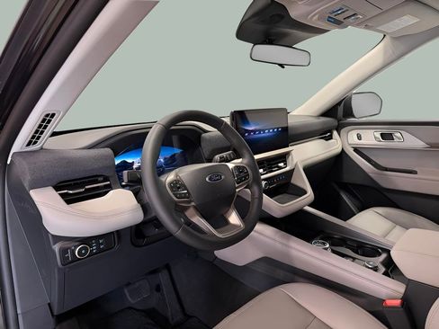 New 2026 Ford Explorer Active w/ Active Comfort Package AWD/4WD image 13