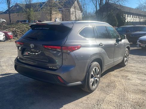 Used 2021 Toyota Highlander XLE image 10