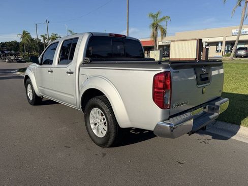 Used 2017 Nissan Frontier SV RWD image 2