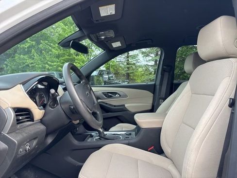 Used 2024 Chevrolet Traverse LS w/ Midnight/Sport Edition FWD image 5