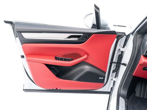 New 2025 Porsche Macan 4S Electric image 24