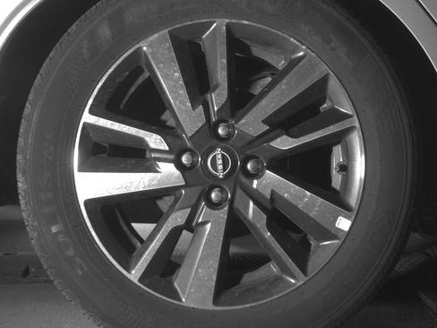 Used 2025 Nissan Versa SV FWD image 15