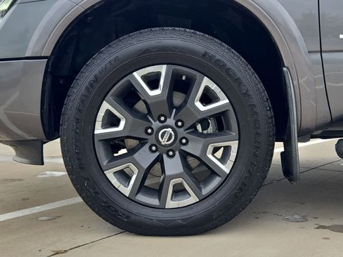 Used 2021 Nissan Titan Platinum Reserve AWD/4WD image 13
