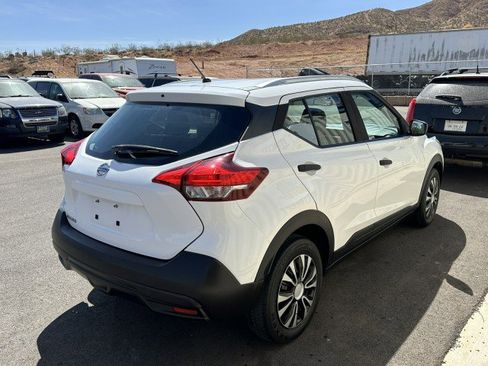 Used 2019 Nissan Kicks S FWD image 3