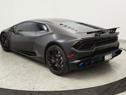 Used 2018 Lamborghini Huracan LP 580-2 image 2