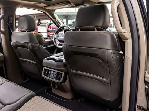 Used 2026 Ford F250 Platinum w/ Platinum Plus Package image 30