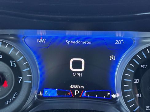 Used 2023 Chrysler 300 Touring L w/ Popular Equipment Group image 15