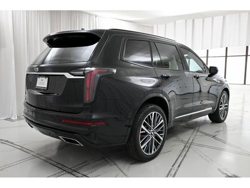 Certified 2023 Cadillac XT6 Sport w/ Technology Package AWD/4WD image 7