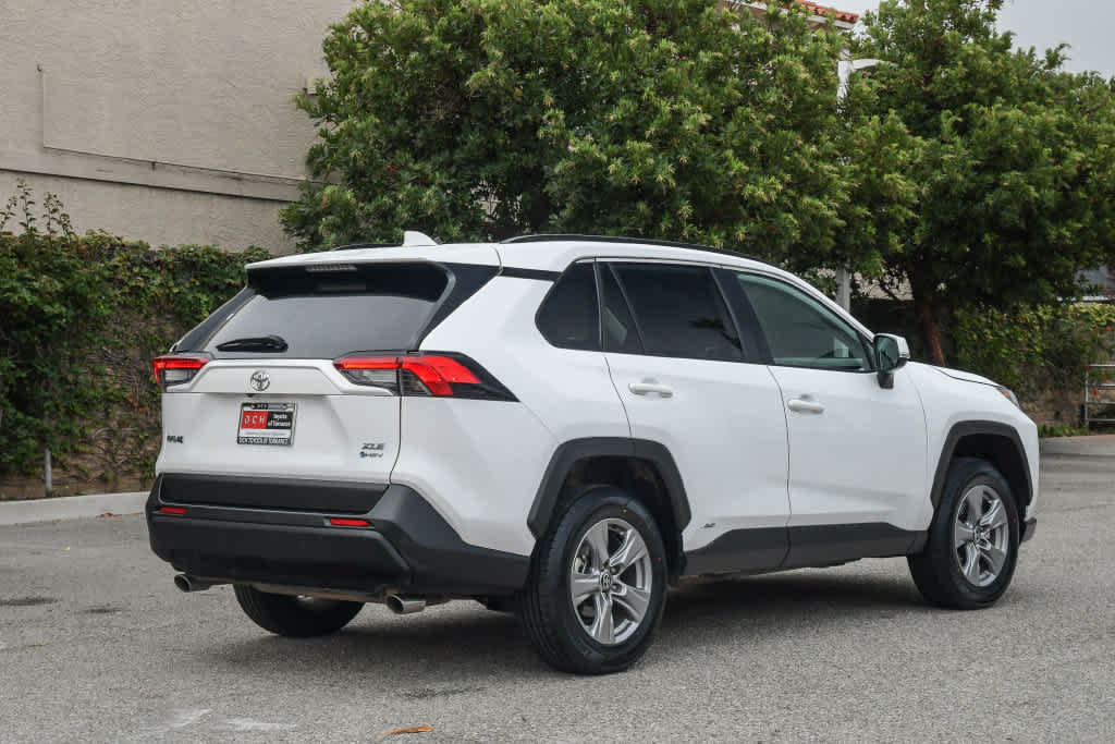 Used 2025 Toyota RAV4 XLE AWD/4WD image 10