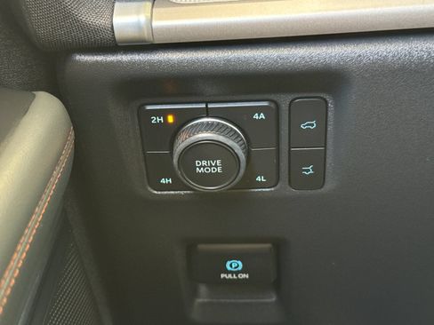 Used 2025 Ford Expedition Active AWD/4WD image 39