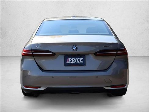 Used 2026 BMW i5 eDrive40 AWD/4WD image 9