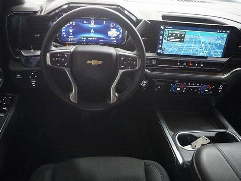 Used 2025 Chevrolet Silverado 3500 LT w/ Convenience Package image 14