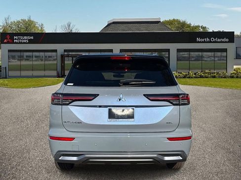 New 2025 Mitsubishi Outlander SEL image 5