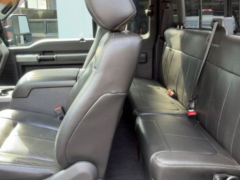 Used 2015 Ford F250 Lariat w/ Lariat Interior Package AWD/4WD image 11