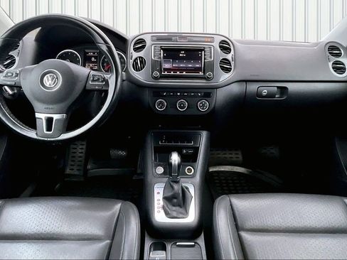 Used 2017 Volkswagen Tiguan S image 7