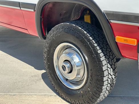 Used 1991 Dodge D/W Truck 250 image 27