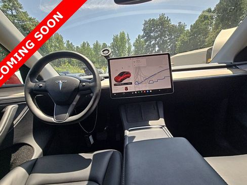 Used 2024 Tesla Model Y Long Range AWD/4WD image 5