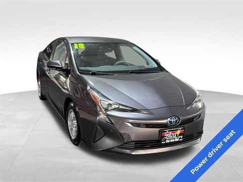 Used 2018 Toyota Prius Four FWD image 3