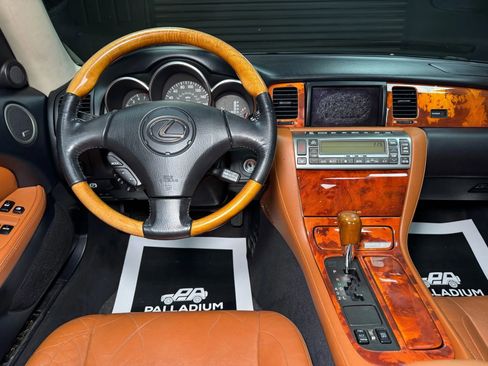 Used 2002 Lexus SC 430 Convertible image 19