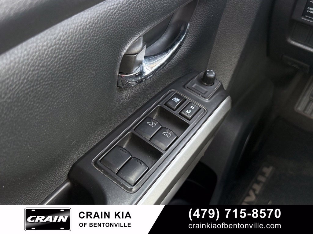 Used 2022 Nissan Titan SV AWD/4WD image 17