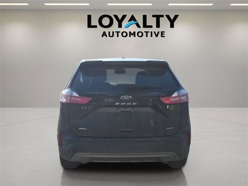 Used 2024 Ford Edge SEL image 4