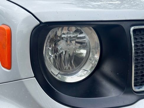 Used 2020 Jeep Renegade Latitude image 9