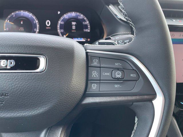 Used 2026 Jeep Grand Cherokee Limited AWD/4WD image 16