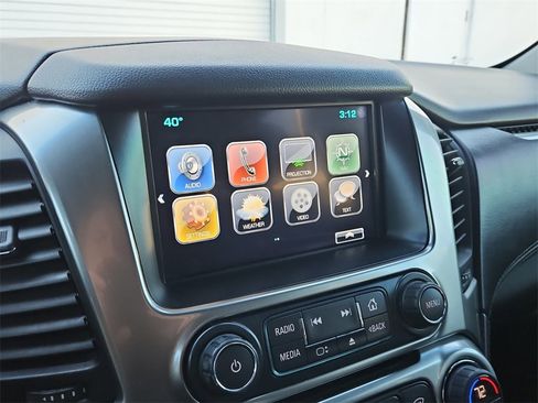 Used 2019 Chevrolet Suburban LT image 21