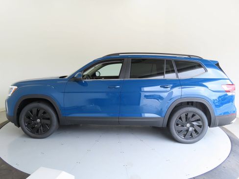 New 2025 Volkswagen Atlas SE FWD image 7