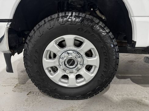 Used 2024 Ford F250 XLT AWD/4WD image 8
